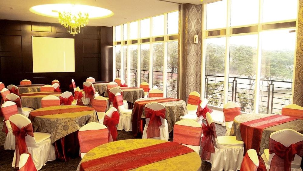 Sapphire Sky Hotel & Conference Serpong Exteriér fotografie